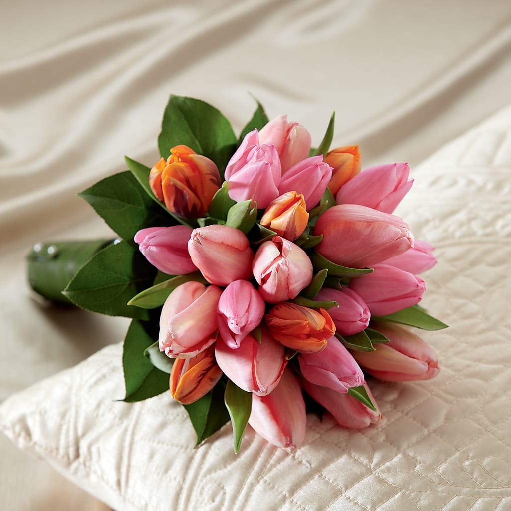 Embraceable Bouquet – Floral Villa, Whitewater WI