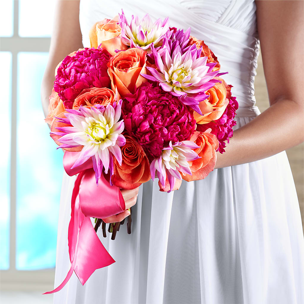 New Love Bouquet – Floral Villa, Whitewater WI