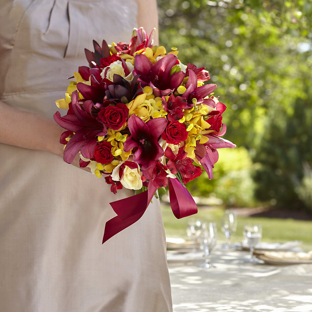 Sunningdale Bouquet – Floral Villa, Whitewater WI