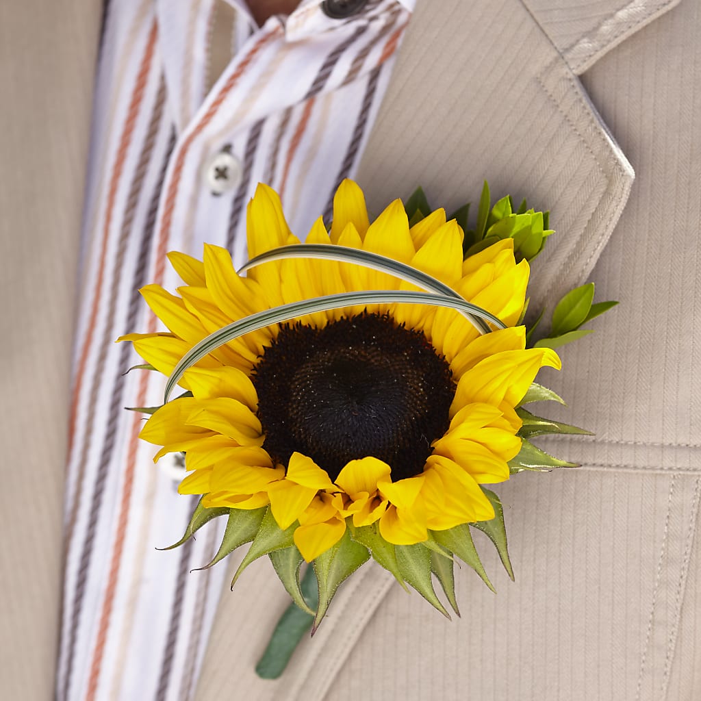 Free Spirit Boutonniere – Floral Villa, Whitewater WI