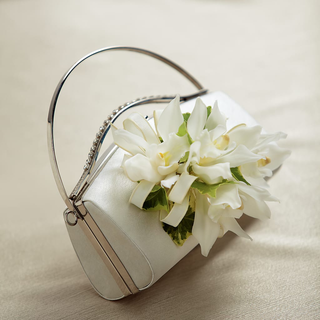 White Purse Decor – Floral Villa, Whitewater WI